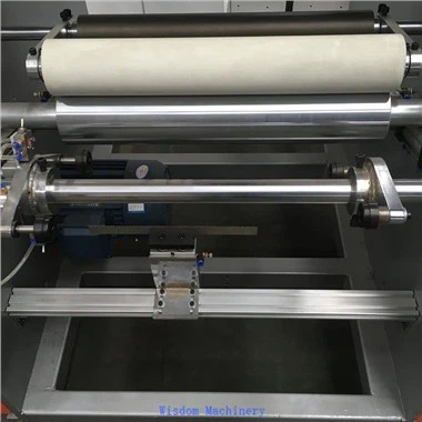 Macchina ribobinatrice per film estensibile